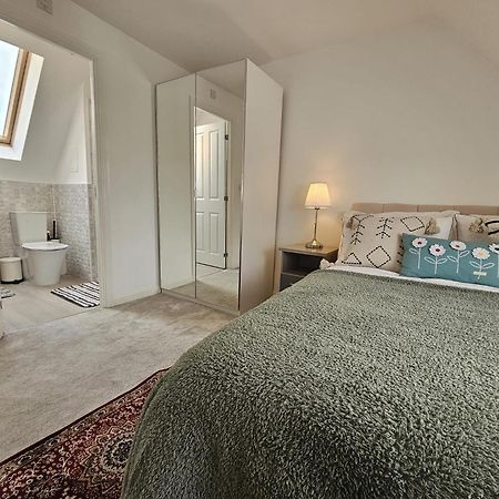 Modern Bed At Bicester Village, Kingsmere ภายนอก รูปภาพ